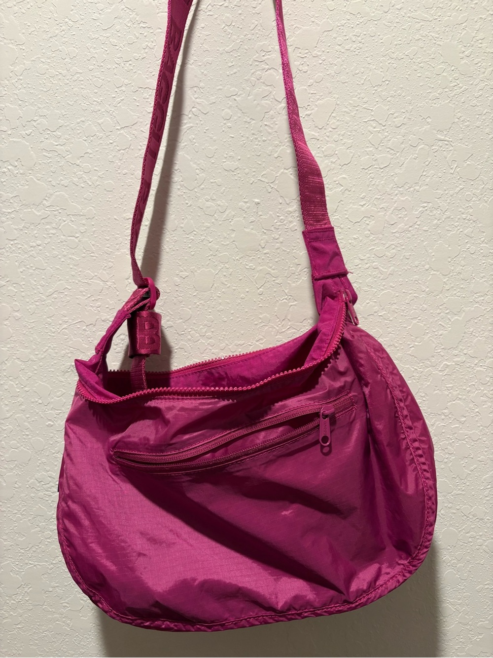 Baggu Medium Crescent in Deep Fuchsia - Picture 5 of 7